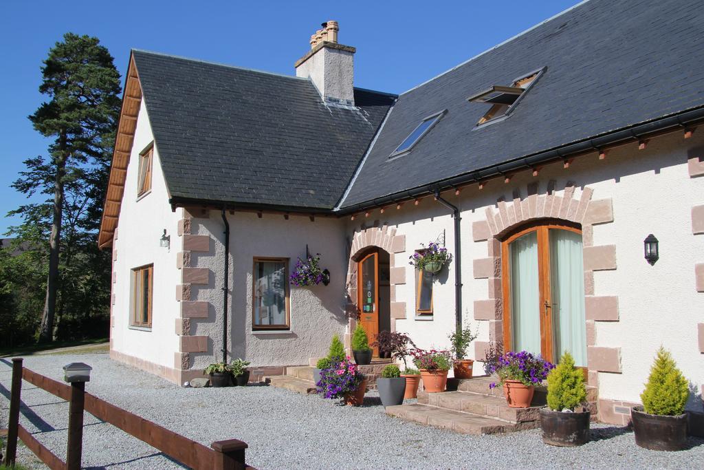 Thistle Dhu Bed And Breakfast Glenlivet Exterior foto